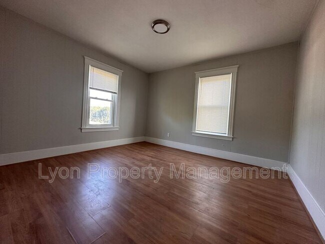 Building Photo - 25 Cote Ave