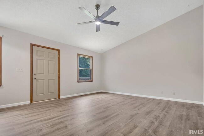 Foto del edificio - 5000 Rockport Rd