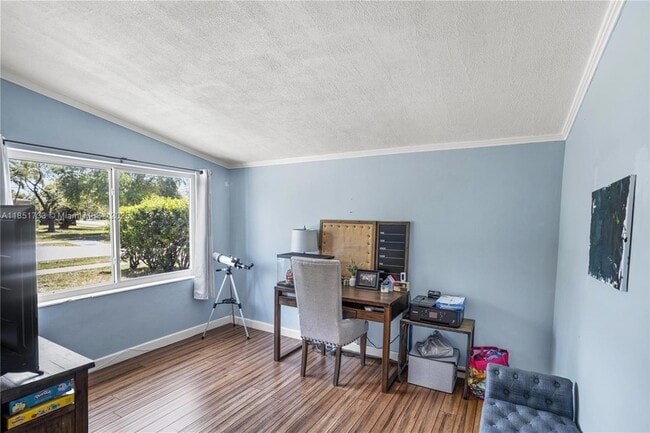 Foto del edificio - 19310 Christmas Rd