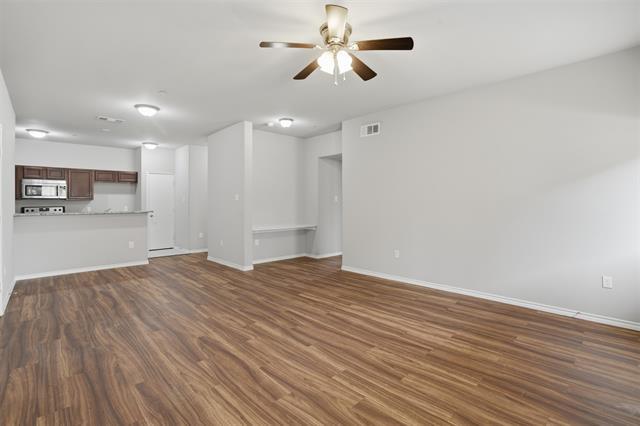 Building Photo - 514 E Hazelwood St