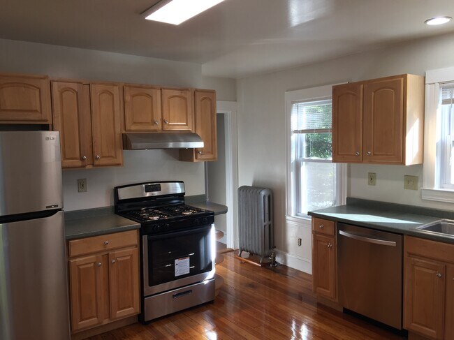 Foto del edificio - 44 Waverley Ave