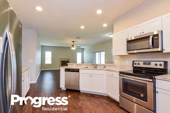 Building Photo - 3677 Sandhill Crane Dr