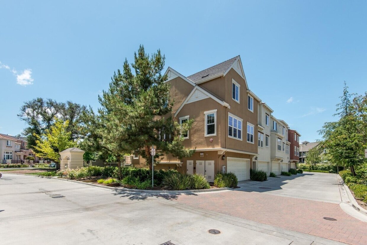 Building Photo - 4525 Headen Way