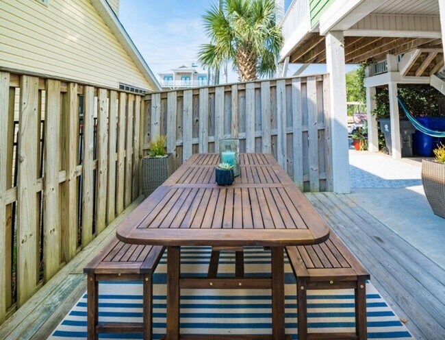 Foto del edificio - SHORT TERM ONLY Spend the Winter at the Be...