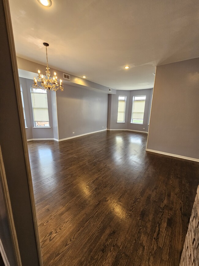 120-e-45th-st-chicago-il-60653-house-rental-in-chicago-il