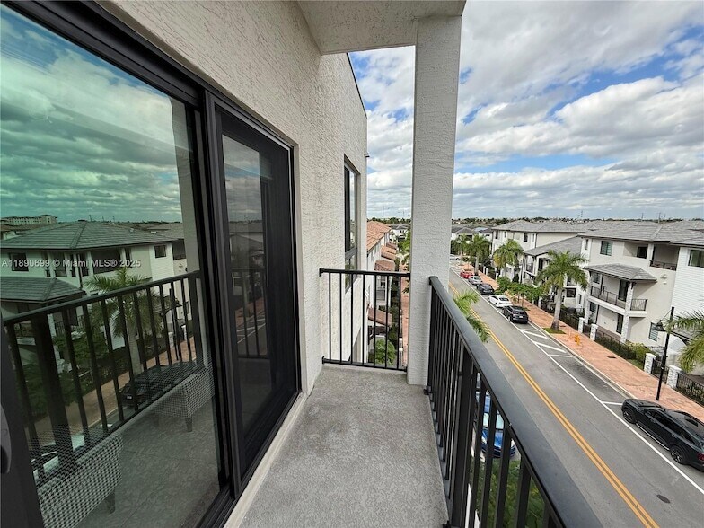 Foto principal - 8301 NW 41st St