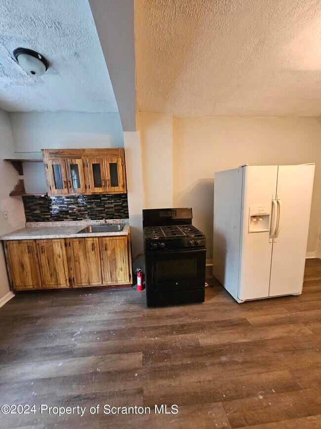 Building Photo - 2229 Boulevard Ave