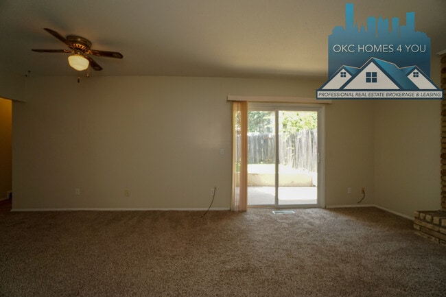 Building Photo - 2 Bed, 1 1/2 Bath Duplex Off Portland 50% ...