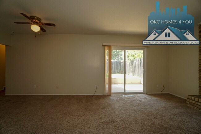 Foto del edificio - 2 Bed, 1 1/2 Bath Duplex Off Portland 50% ...