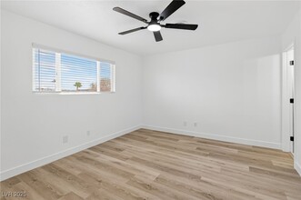 Building Photo - 405 Scenic Dr