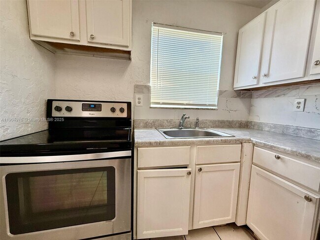 Foto del edificio - 1700 SW 44th Terrace