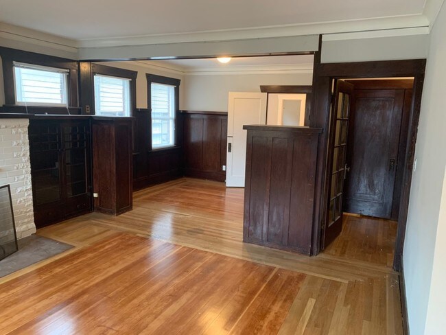 Building Photo - 4-plex in Wallingford