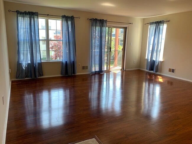 Foto del edificio - 721 Stony Brook Way