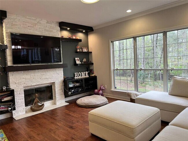 Building Photo - 615 Tammany Pointe