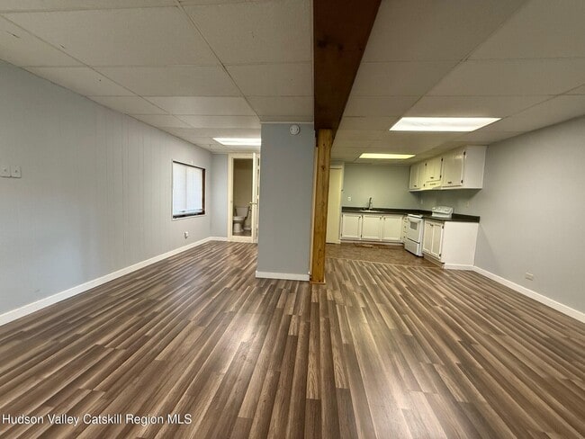 Foto del edificio - 7794 S Main St
