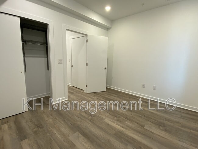 Building Photo - 976 N 45th St