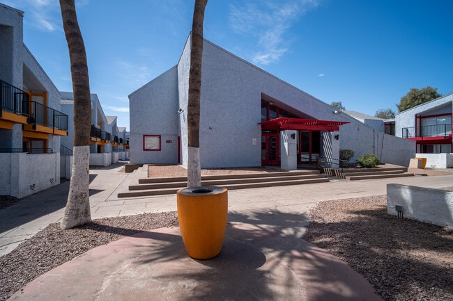 Building Photo - Phoenician Palms
