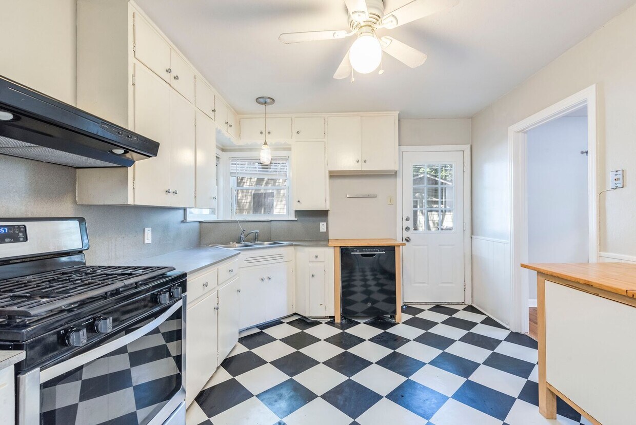 Foto principal - 3302 Hemlock-