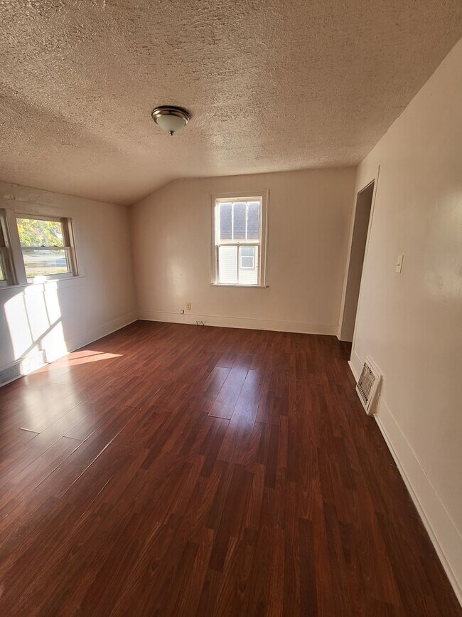 Foto del edificio - 1192 Maple St