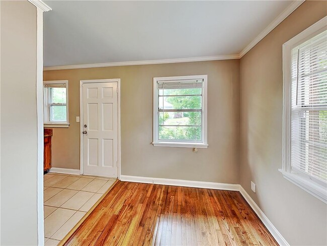 Foto del edificio - 693 Hill St SE