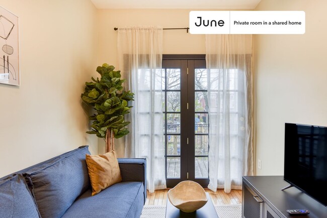 Building Photo - Room in Shared 5 bed/2 bath home in Columbia Heights