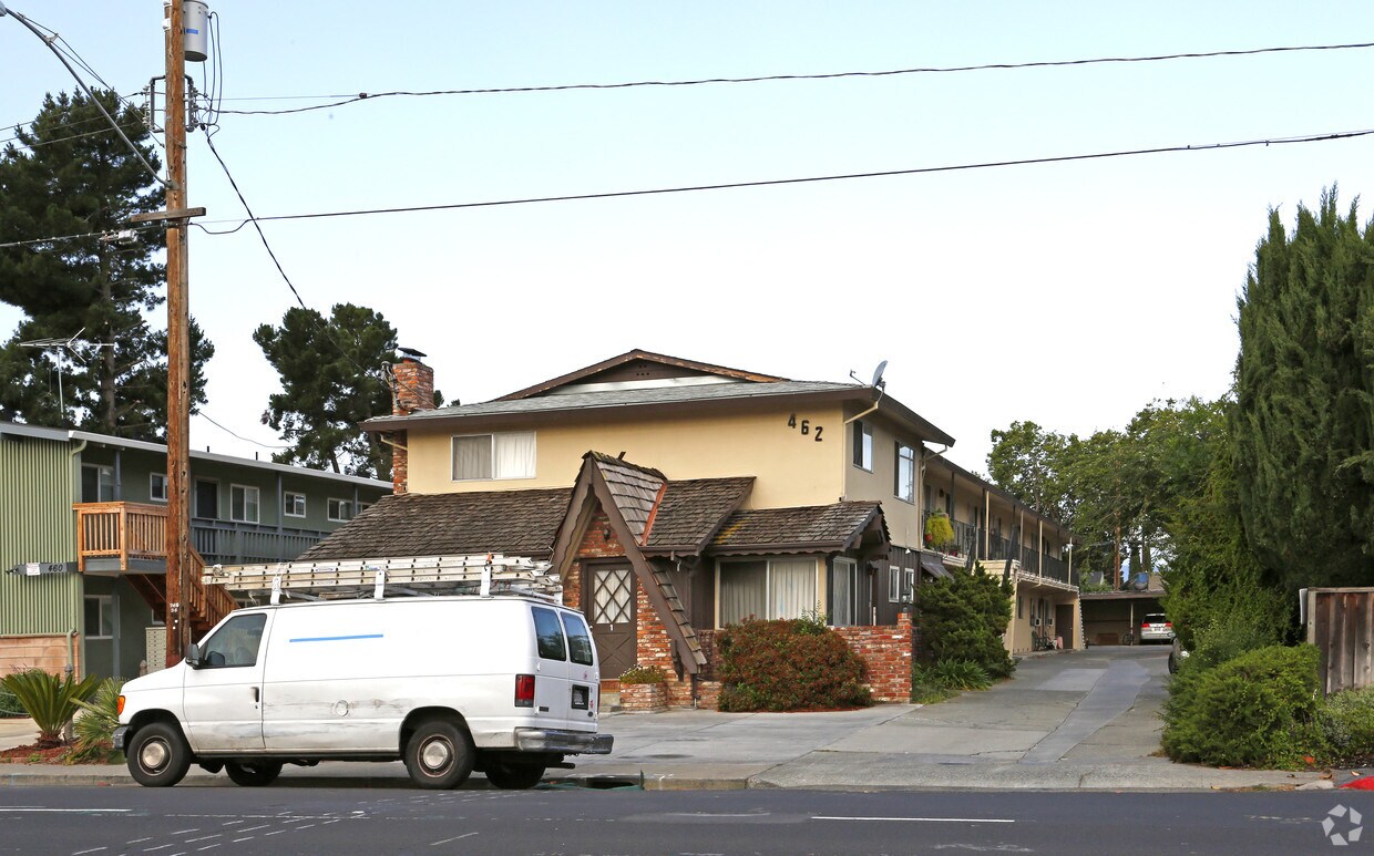 Foto principal - 462 N Winchester Blvd