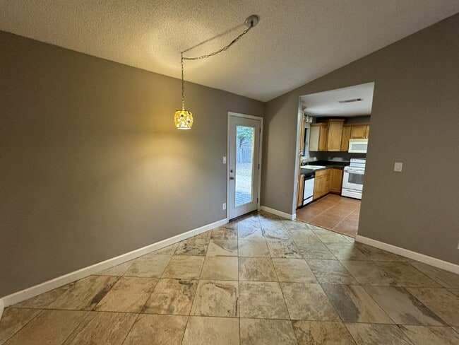 Building Photo - 3 Bedroom, 2 Bathroom Rental in Pensacola ...