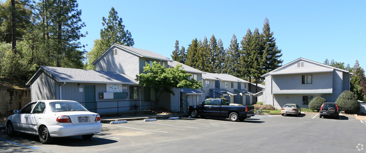 Primary Photo - Diamond Springs I & II Apartments