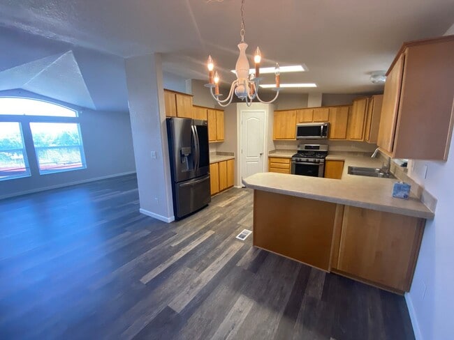 Building Photo - Great country living spot in Orland