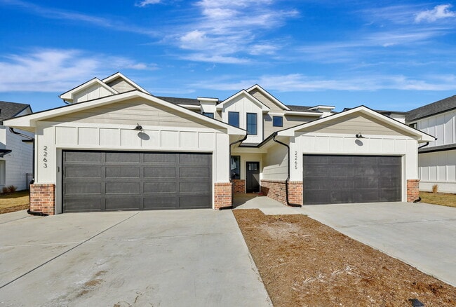 Building Photo - 2265 N 159th Ct E