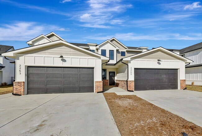 Foto del edificio - 2265 N 159th Ct E