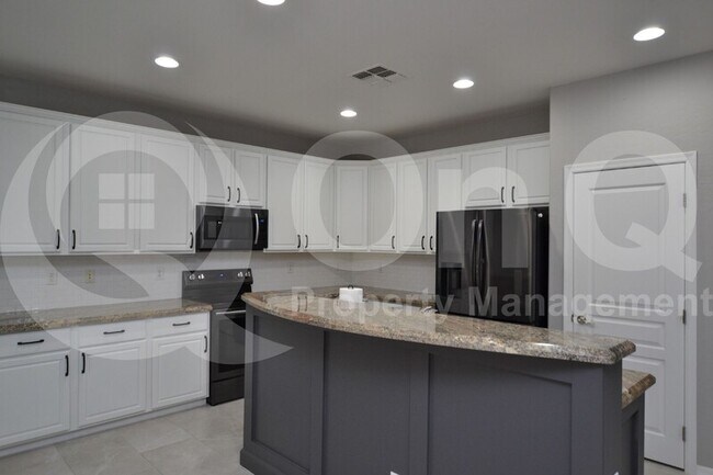 Building Photo - 21437 East Roundup Way