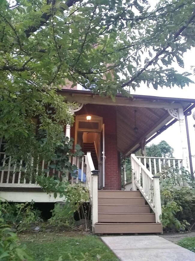 Porch to entrance - 204 Cadwalader Ave