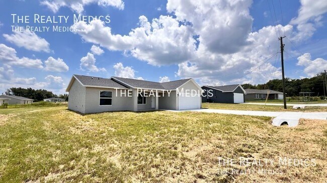 Building Photo - 52 Maple Dr