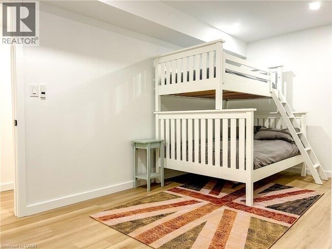 Building Photo - 77 Melbourne St