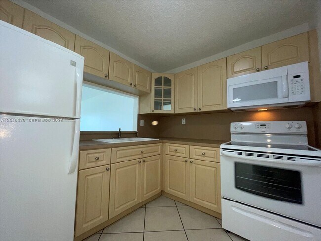 Foto del edificio - 10300 Coral Wy