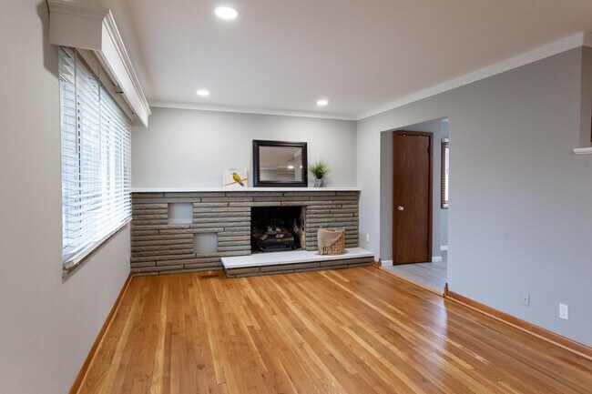 Foto del edificio - 2295 Shrewsbury Rd