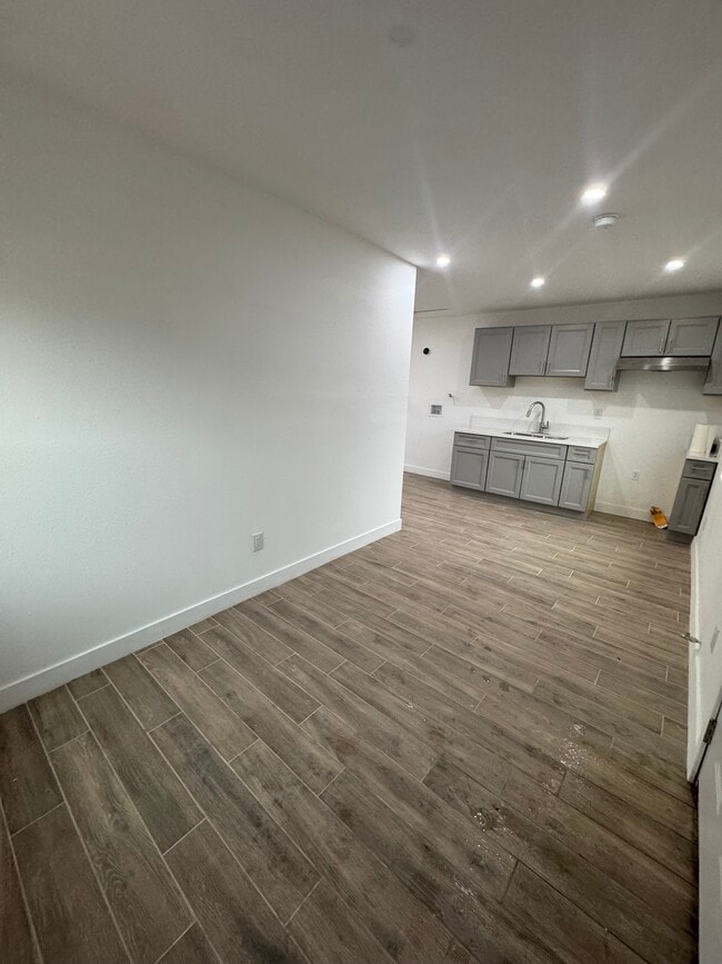 Building Photo - 7513 Valaria Dr