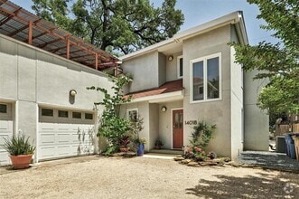 Building Photo - 1401 Marshall Ln