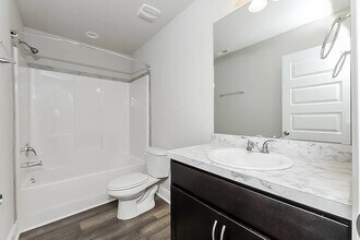 Building Photo - 680 Willow Bend Dr