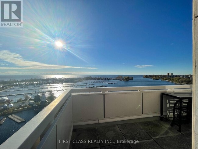 Building Photo - 2267 Lake Shore Blvd W