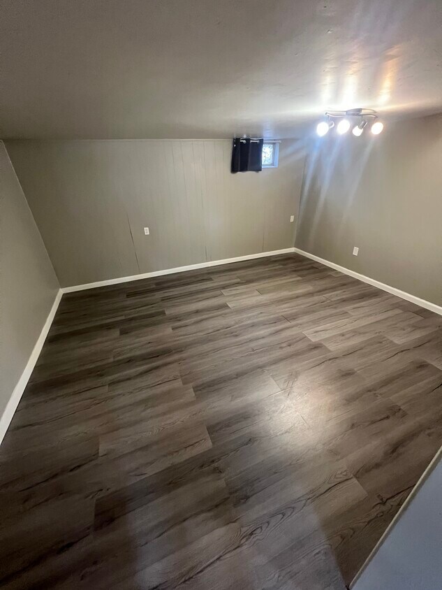 Foto principal - 2411 Edgemore Ave