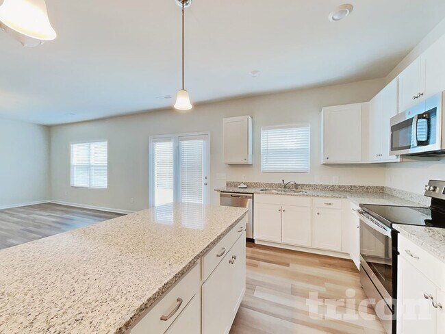 Foto del edificio - 3718 Streamside Dr