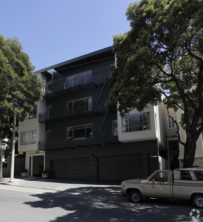 Building Photo - Kitt Apartments