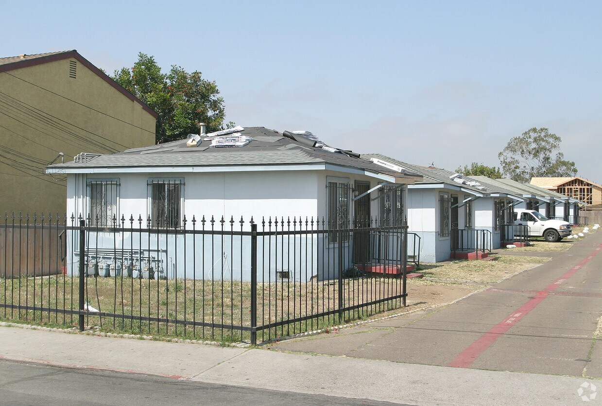 Building Photo - Smythe Avenue Cottages