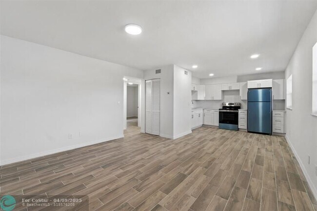 Foto del edificio - 1301 Emerald Terrace