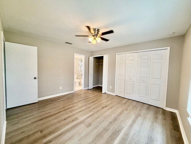 Foto del edificio - 2 Bedrooms 2 Bath Duplex in Cape Coral