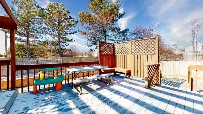 Building Photo - Stunning 4-Bedroom, 3.5-Bath Home with Ove...