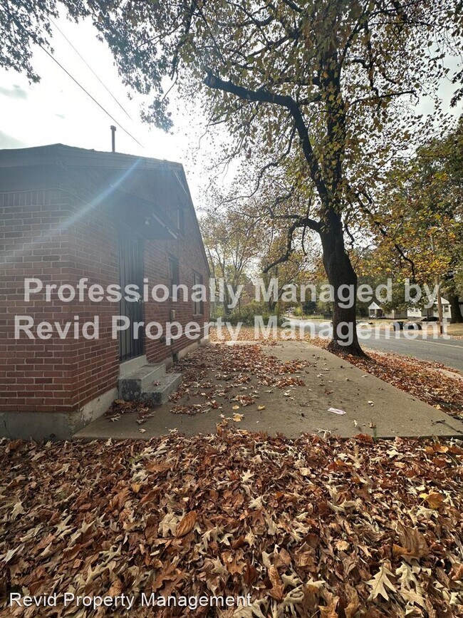 Building Photo - 2 br, 1 bath House - 3155 Given Ave.
