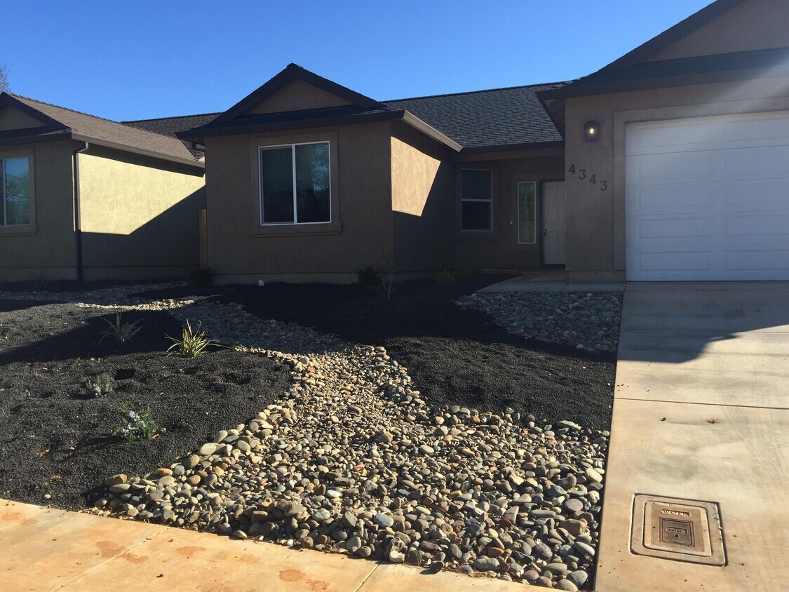 4273 Paulson Ln, Redding, CA 96002 House for Rent in Redding, CA